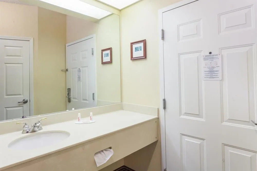 Baymont Inn & Suites Columbia Maury