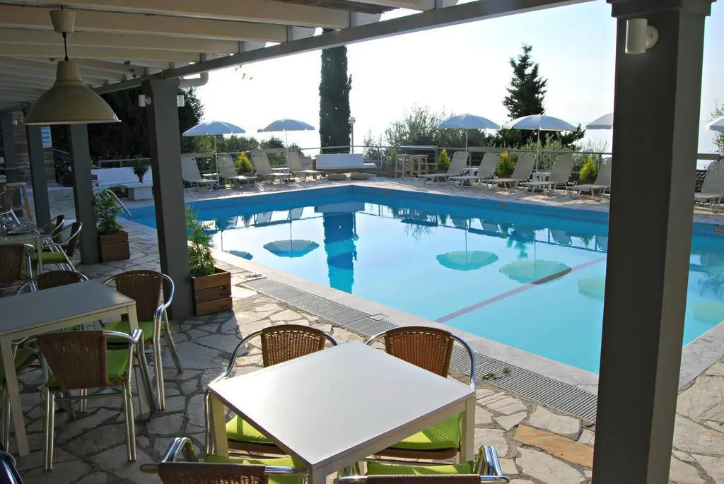 Captain's Apts Barbati
