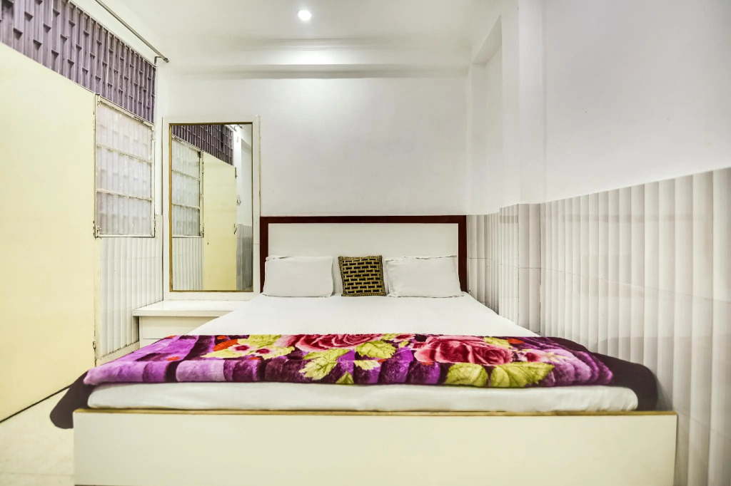 SPOT ON 60281 Ganges Top Guest House