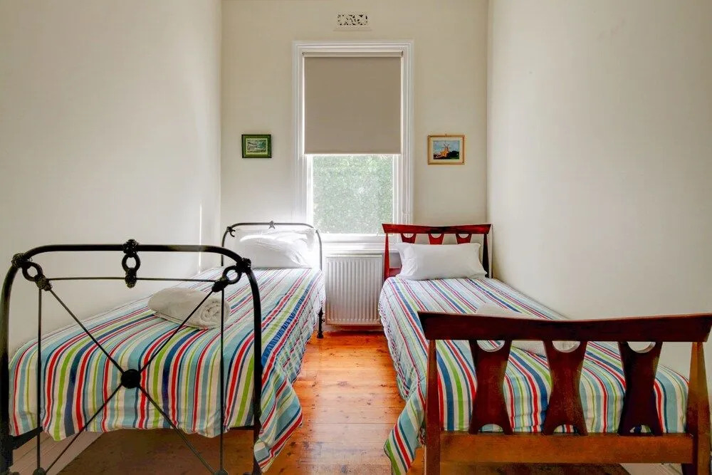 Palm Cottage - Pet Friendly Victorian Cottage