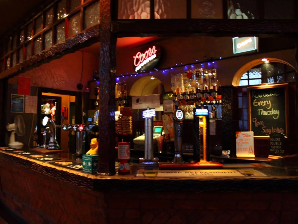 The Dickens Bar & Inn