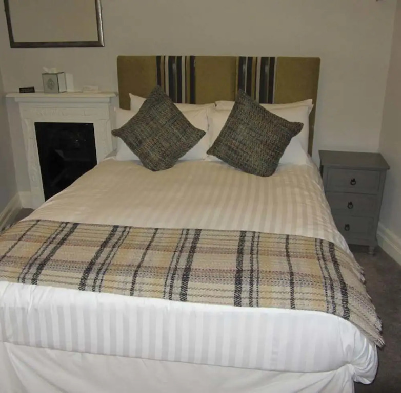 Monties Guest House