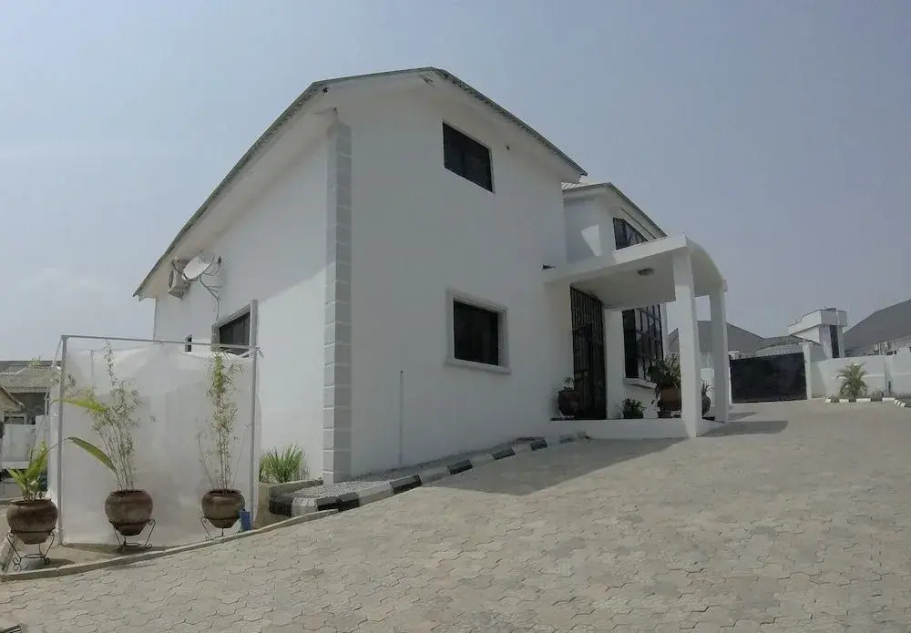 Ironhouse Guest Suites