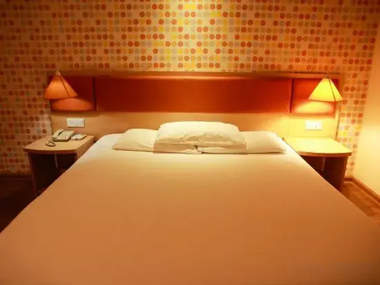Homeinn UP Huayi Collection Hotel (Suzhou Wanda Plaza)
