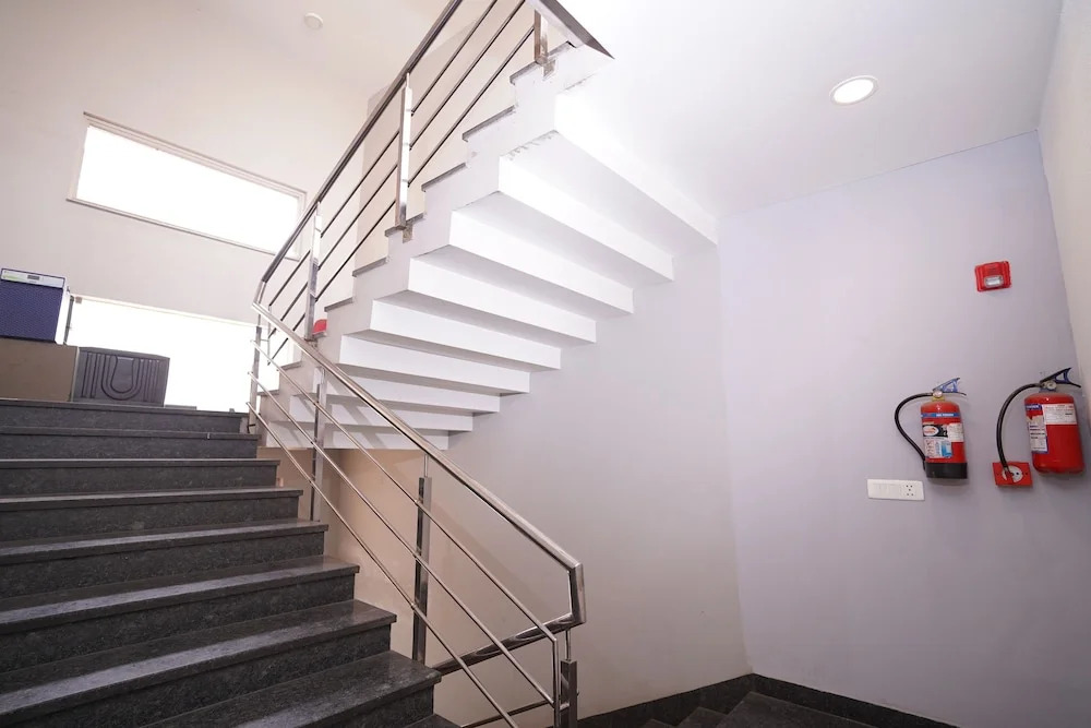 Hotel Lyf Corporate Suites - Kirti Nagar
