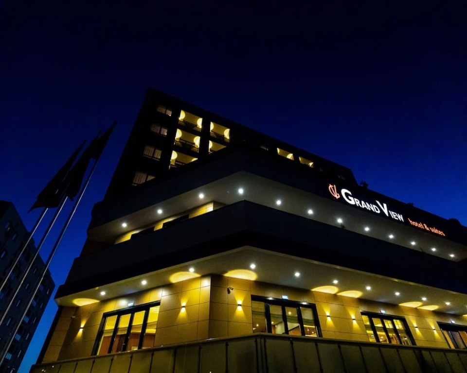Grand View Hotel & Suites
