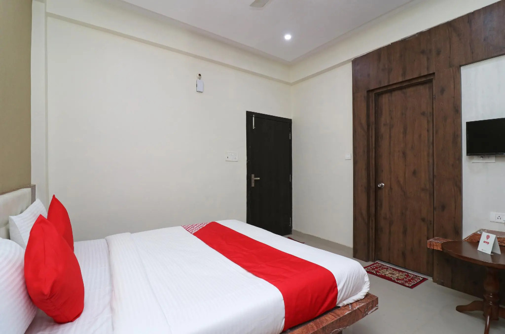 Capital O 13423 Kamdhenu Inn