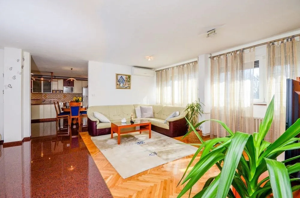 Apartment Snjezana