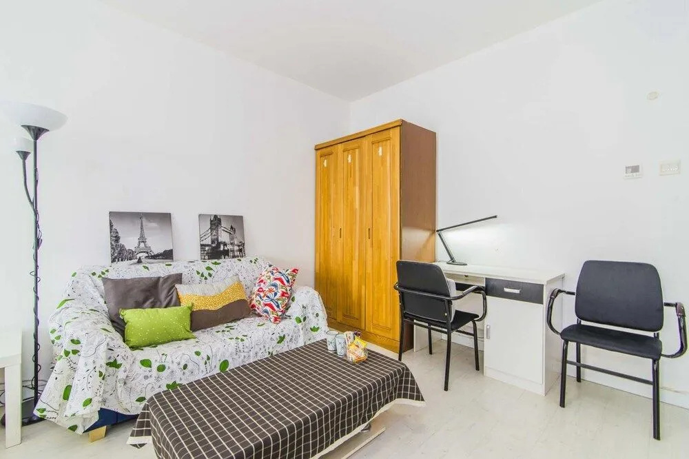 MOOS Apartments