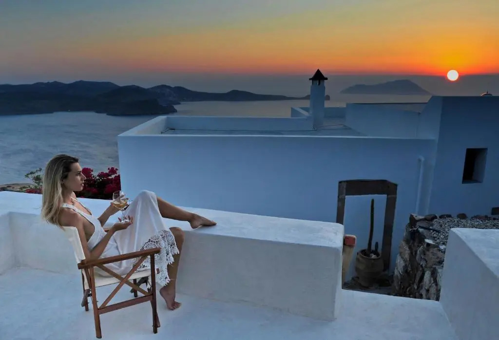 Plaka Suites