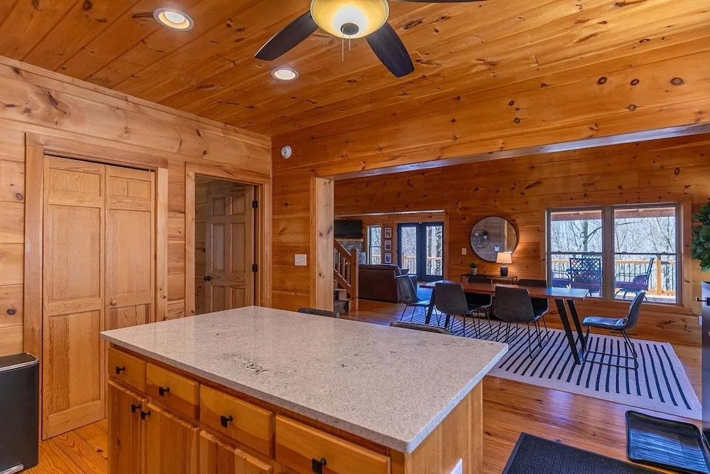 The Mountainbriar Lodge