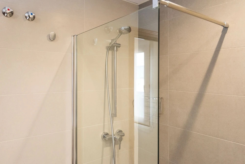 Colon Relax & Quiet Business & Family