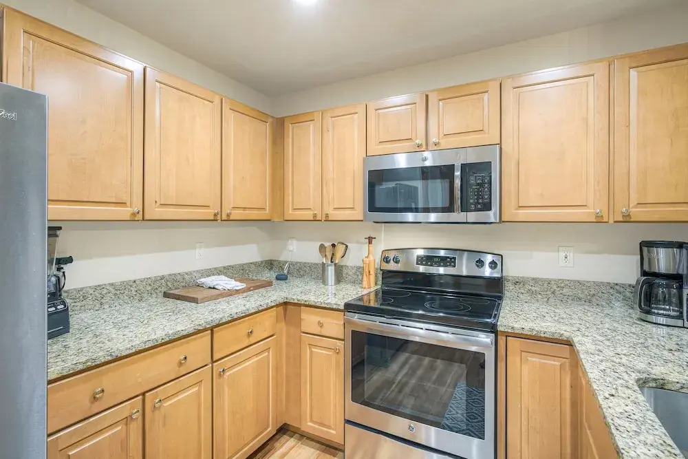 Prime Location, Steps from the Ski Lift - 2 Bedroom Condo in Arrowhead Village 2 Condo