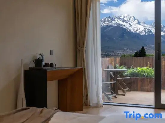 Lijiang Yunlai Snow Mountain Panoramic Resort Homestay