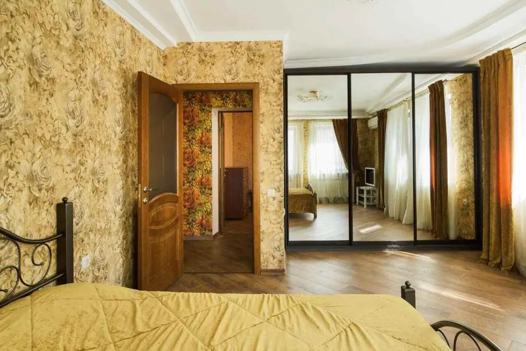 Apartment In Deribasovskay Street 20