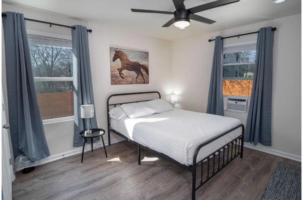 Adorable 2BR Guesthouse Close to Riverwalk and DT