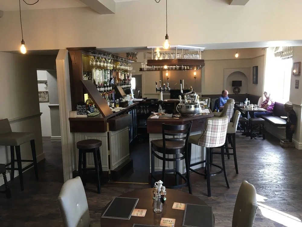 Maypole Inn