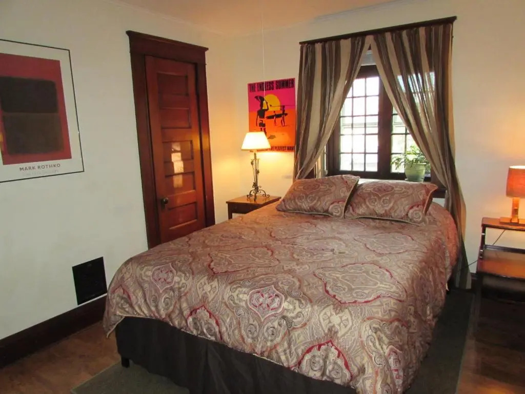 Wanderfalls Guesthouse & Hostel