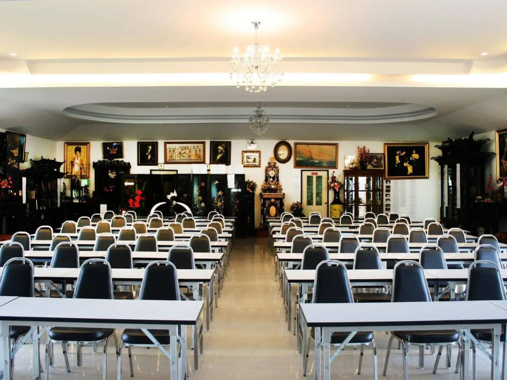 7 Garden Hotel