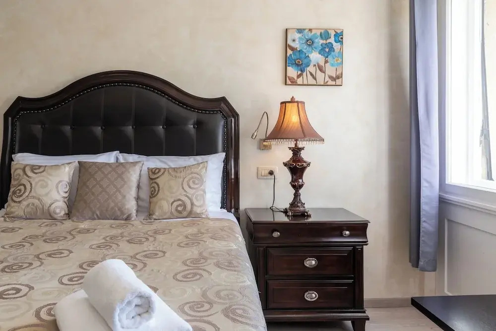 Queen Mary Luxury Rooms Split