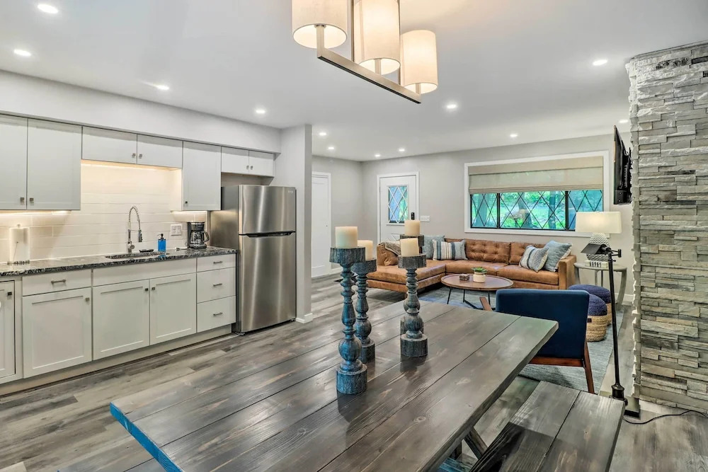 Hot Tub & Fire Pit! Gem in Big Bass Lake Community