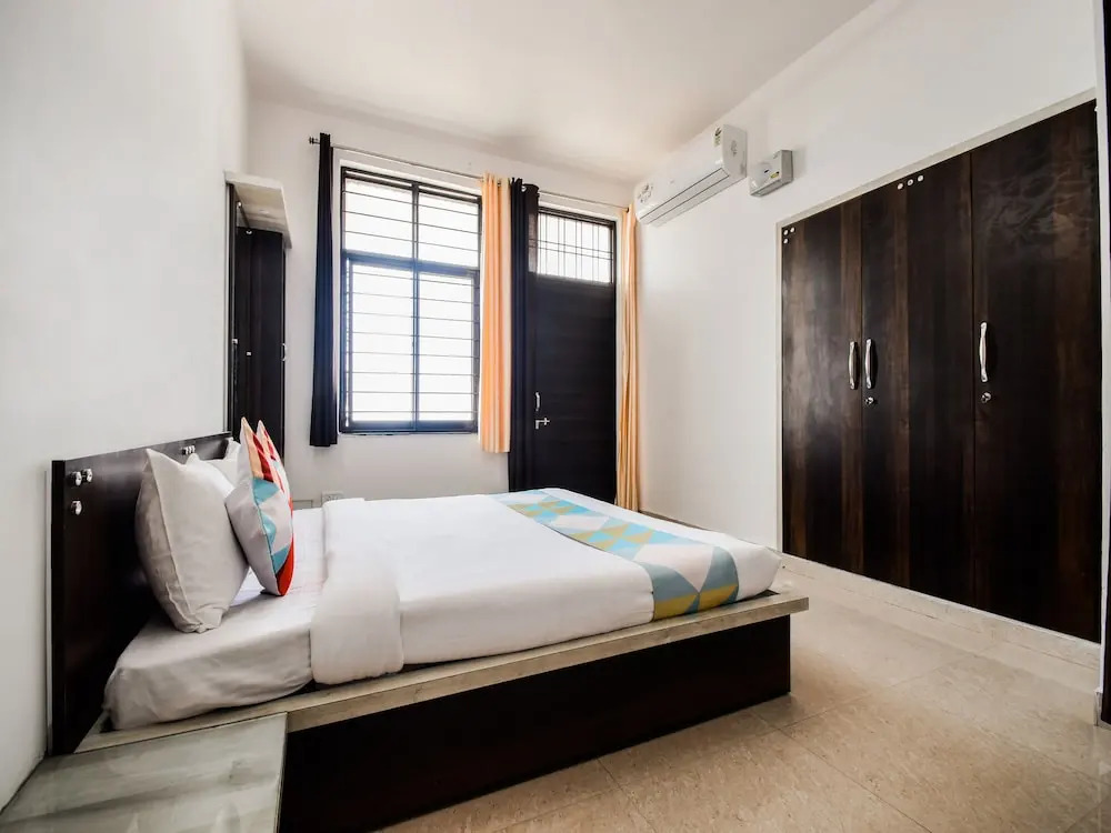OYO 23562 Home Blissful 3BHK Nela Talaab