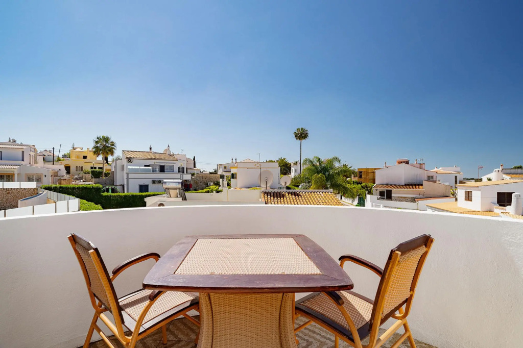 Villa Harpista in Guia by Ideal Homes