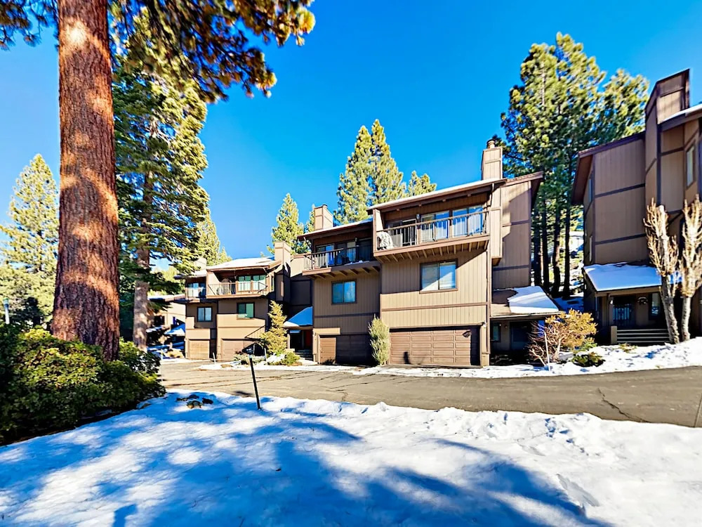 Katherine - 3 Br Townhouse