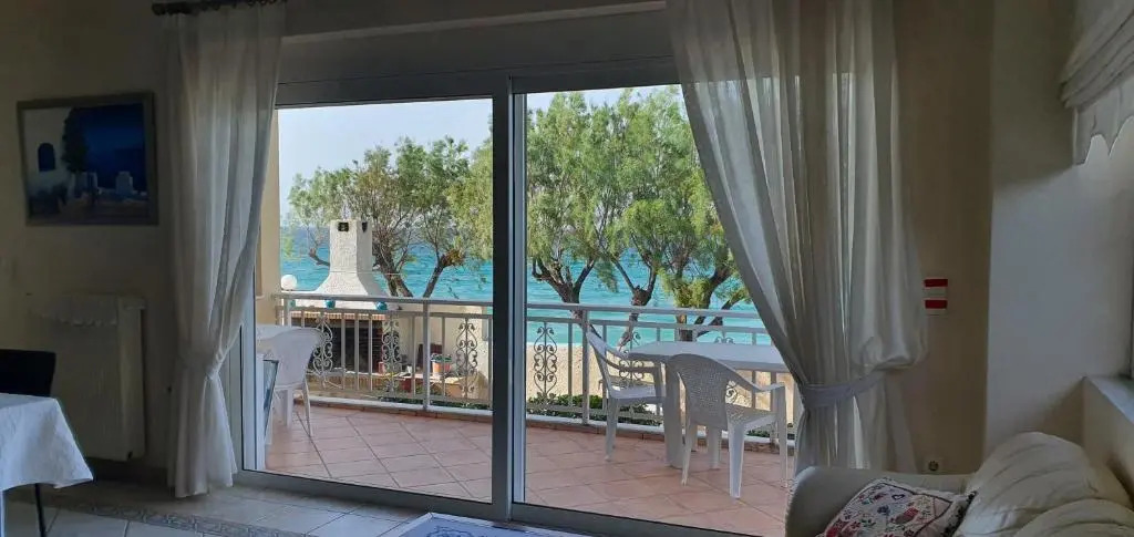 Xylokastro Beachfront Residence