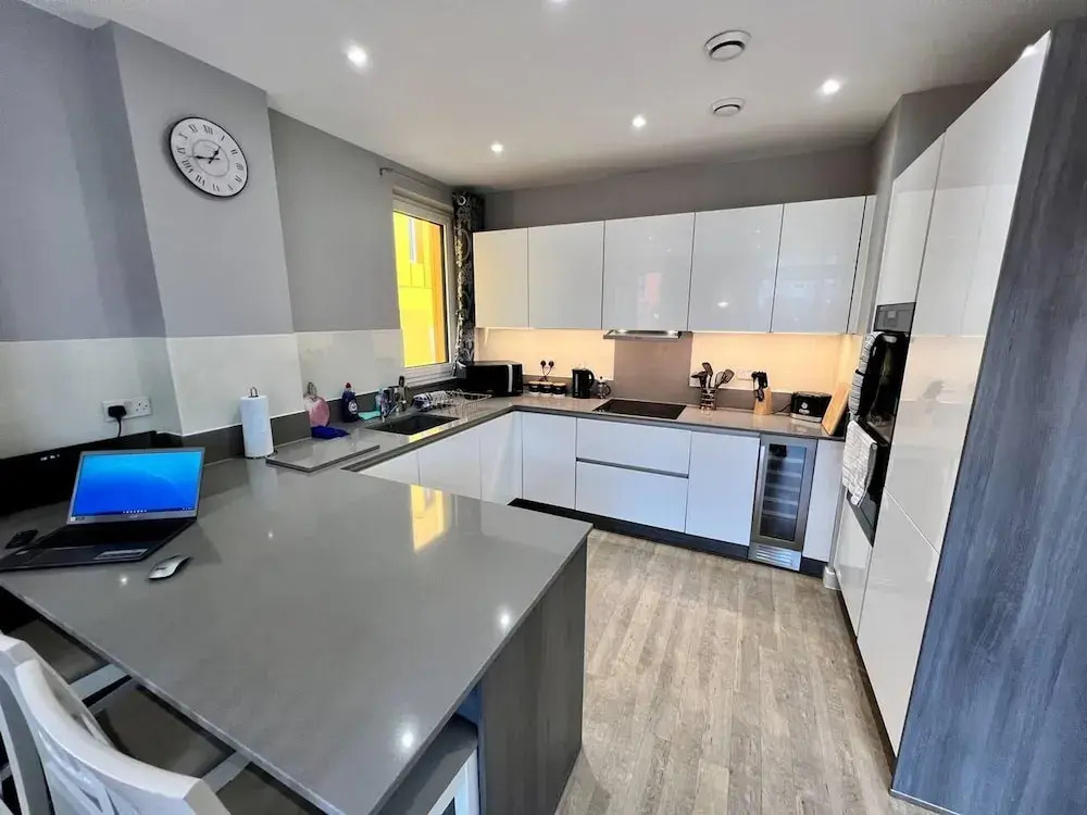 Luxury 5 Penthouse Greenwich Sleep 9 With Parking