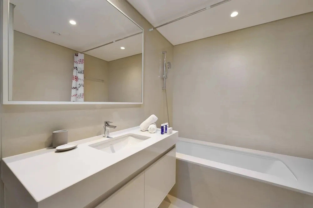 Maison Privee - Modern Chic Apt w/ Unobstructed Burj Khalifa Views