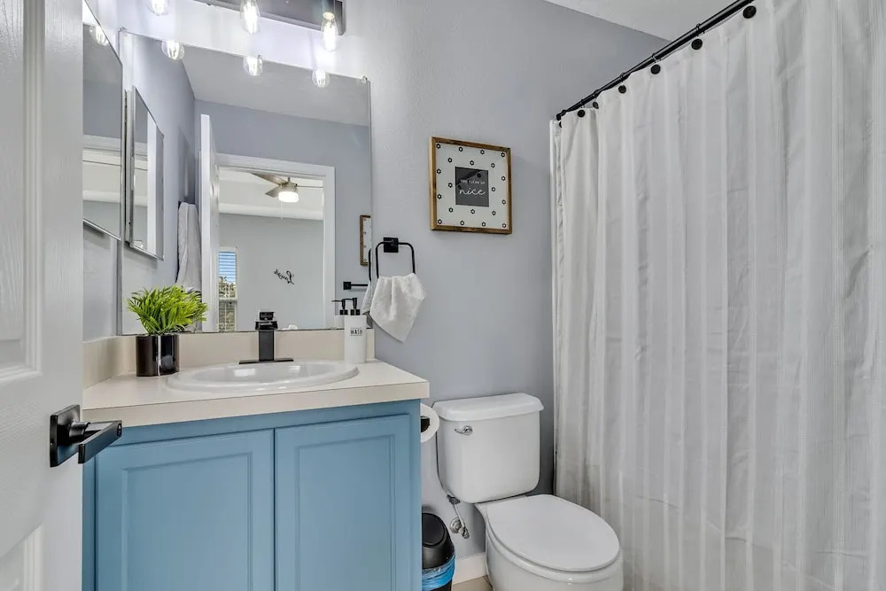 Ellas Blue House is Near Disney Theme Park