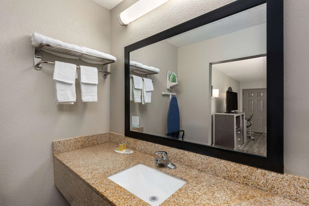Days Inn by Wyndham Childersburg