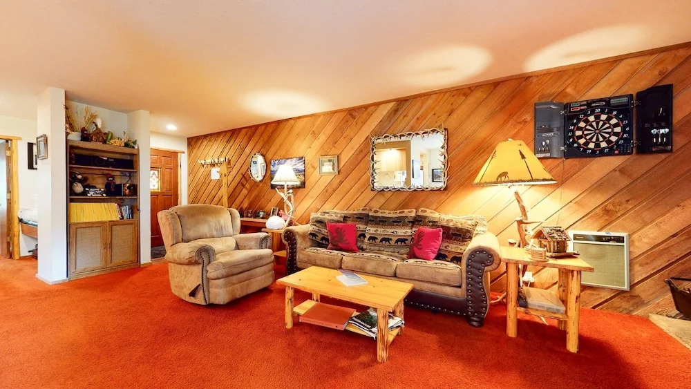 Snowcreek II #253 1 Bedroom Condo by RedAwning