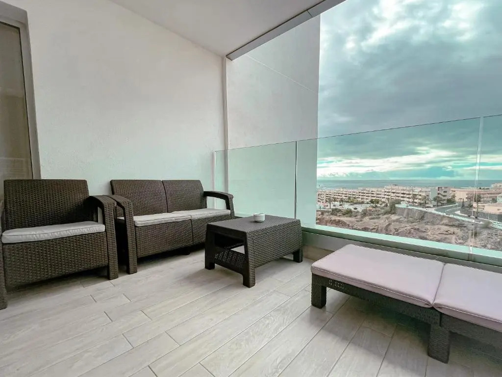 Ocean View Apartment, Heated pool, Free Parking PP207