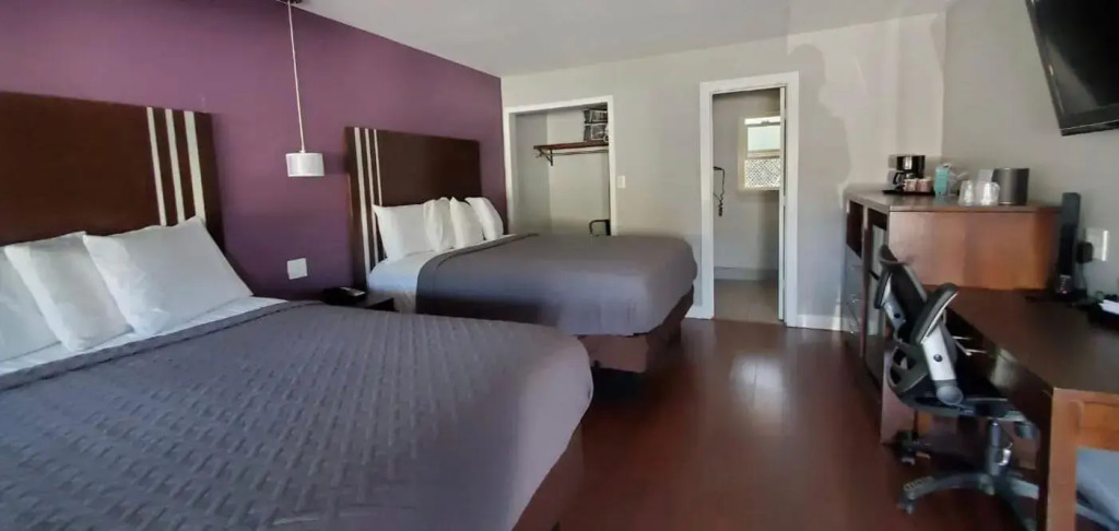 Muir Lodge Motel