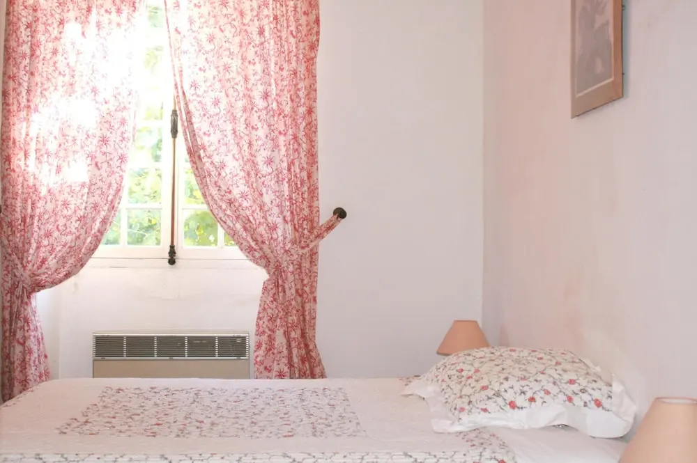 House With 10 Bedrooms in Urrugne, With Wonderful Mountain View, Furnished Garden and Wifi - 5 km From the Beach