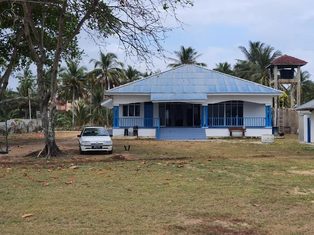 ALA Beach Lodge - Ketapang Homestay