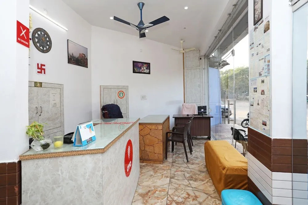 OYO 10610 Anand Guest House