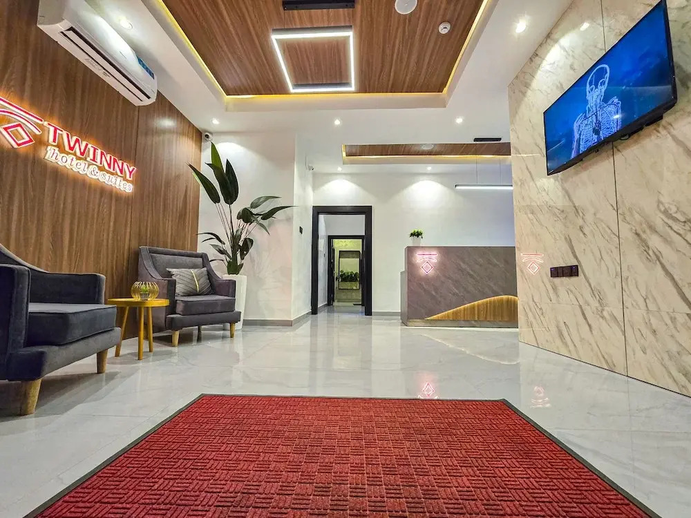 Twinny Hotel & Suites
