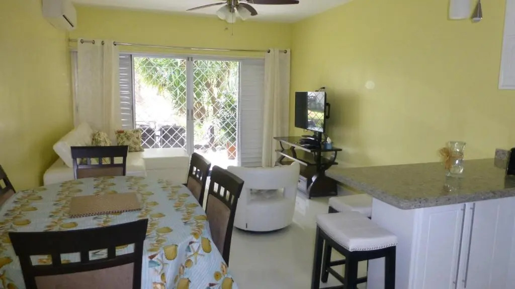 Rockley Golf Club, Pool, Tennis, Golf, Bar & Restaurant!