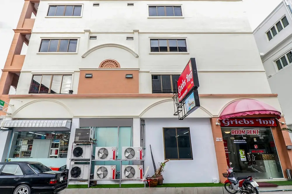 OYO 131 Griebs Inn