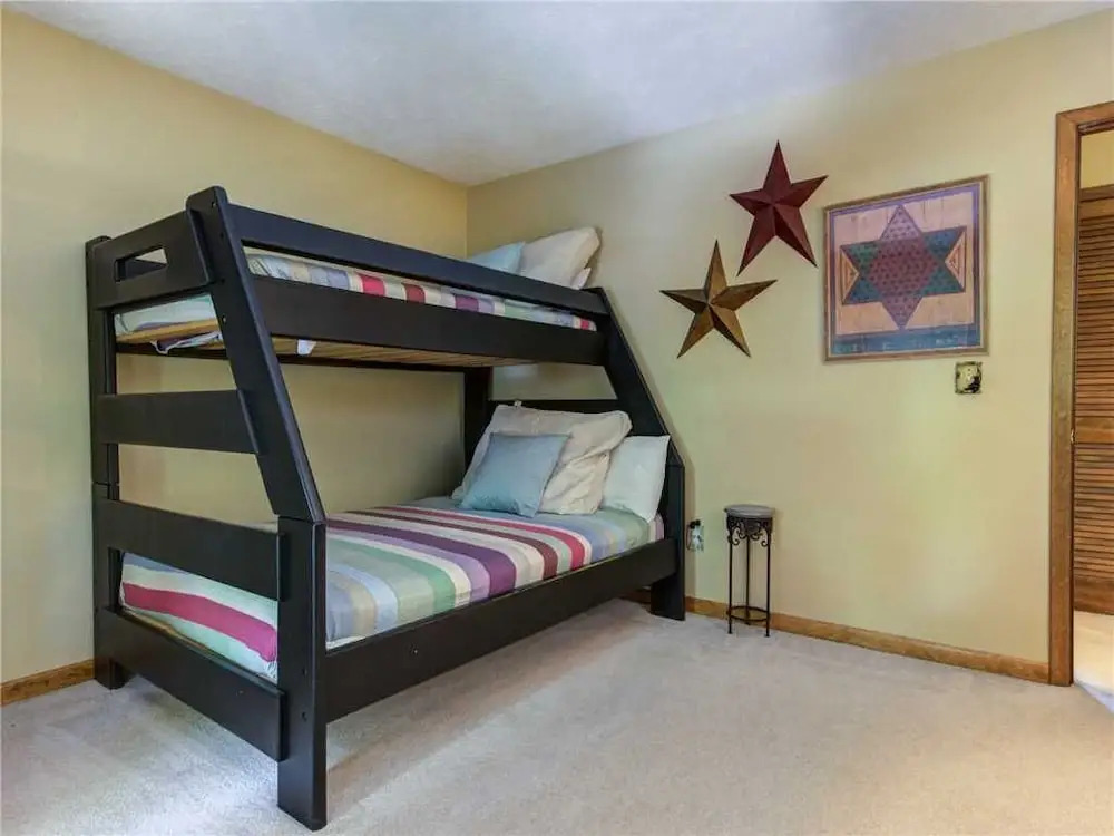 Between Here and There 2 Bedroom Home with Hot Tub