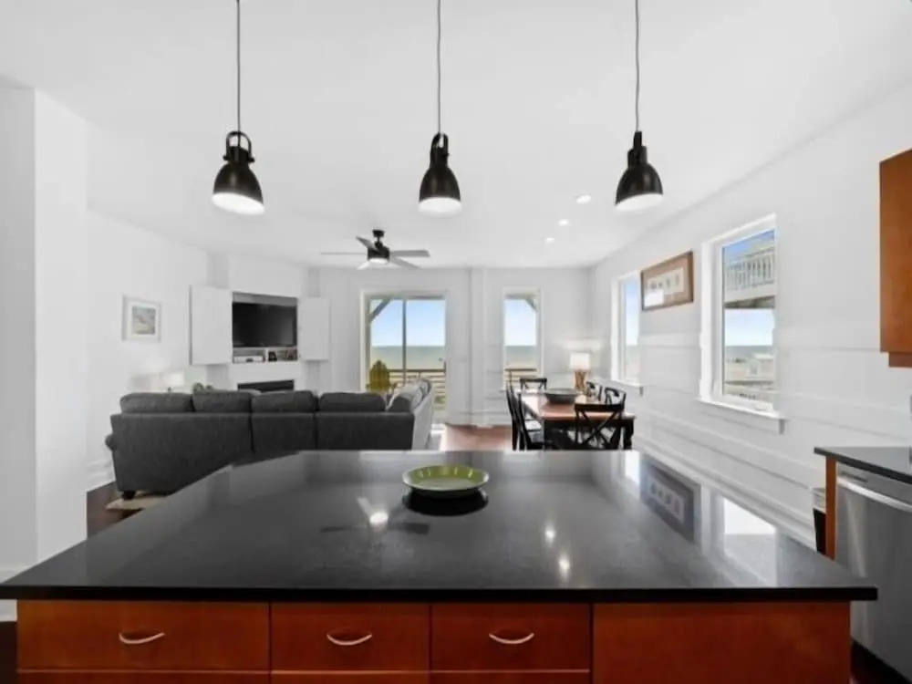 A Shore Thing 1 - Oceanfront And Dog Friendly! Private Beach Access! 3 Bedroom Townhouse by RedAwning