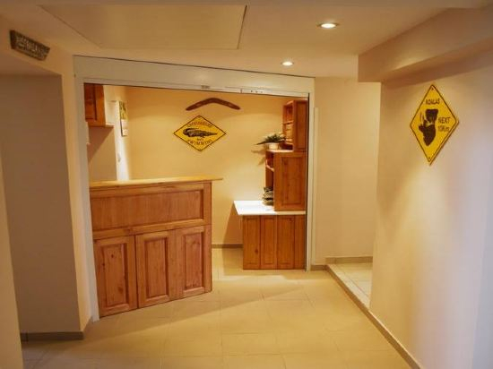 Boomerang Apartments
