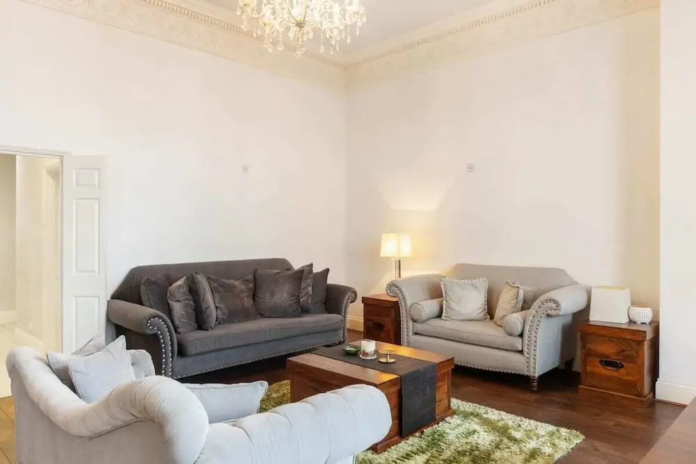 Stunning 2 Bed Apt, Sleeps 3 in Kensington