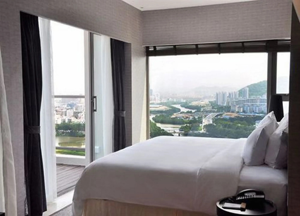 Le Parker International Hotel