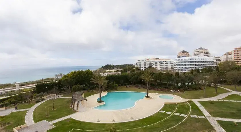 Feels Like Home - Cascais Flat With Pool