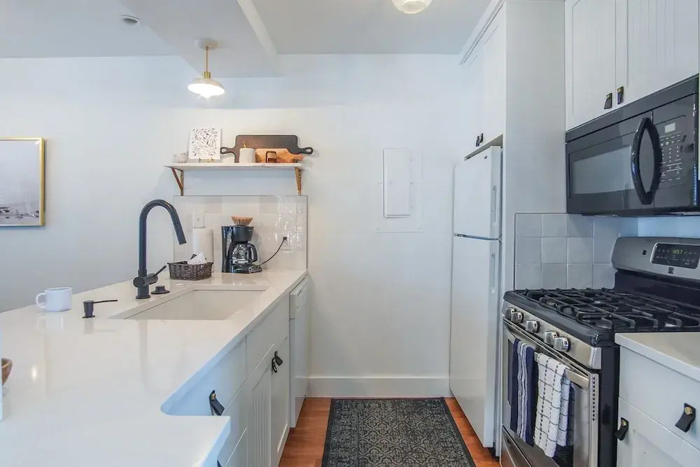 Andora Villa #123 Newly Remodeled 2 BR / 2Bath, Centrally Located, Close to Town Center
