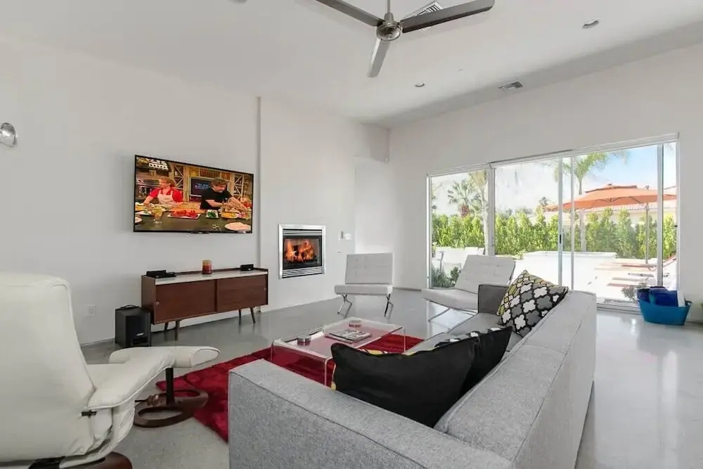 3BR 2BA Modern Beauty With Pool and Hot Tub by RedAwning